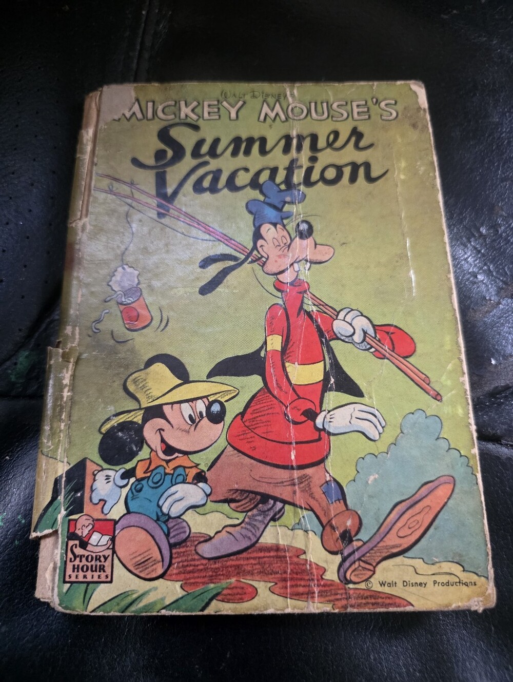 Disney Mickey Mouse’s Summer Vacation Story Book - Walt Disney’s (1942)